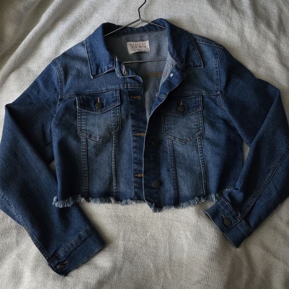 Women's Casual Frayed Hem Cropped Classic Washed Denim Jean Jacket Size XS Used - Picture 2 of 8